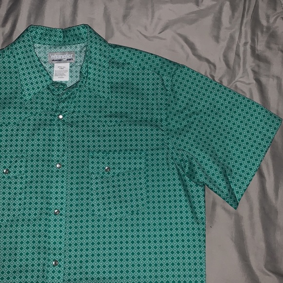 Green wrangler western ss snap shirt - Picture 2 of 4